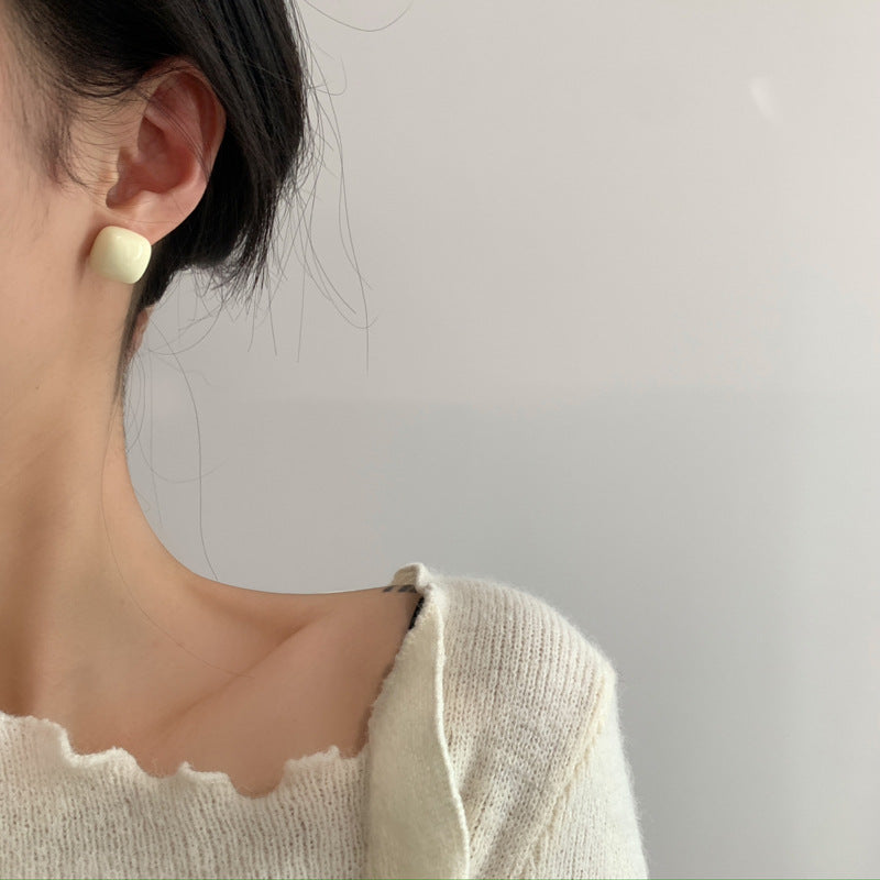 Women's Square Sugar Simple Exquisite Solid Color Geometric Style Temperament Toffee Stud Earrings