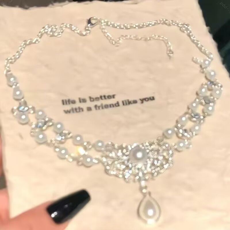 Women's Princess High-grade Light Luxury Minority Exquisite Refined Grace Pendants