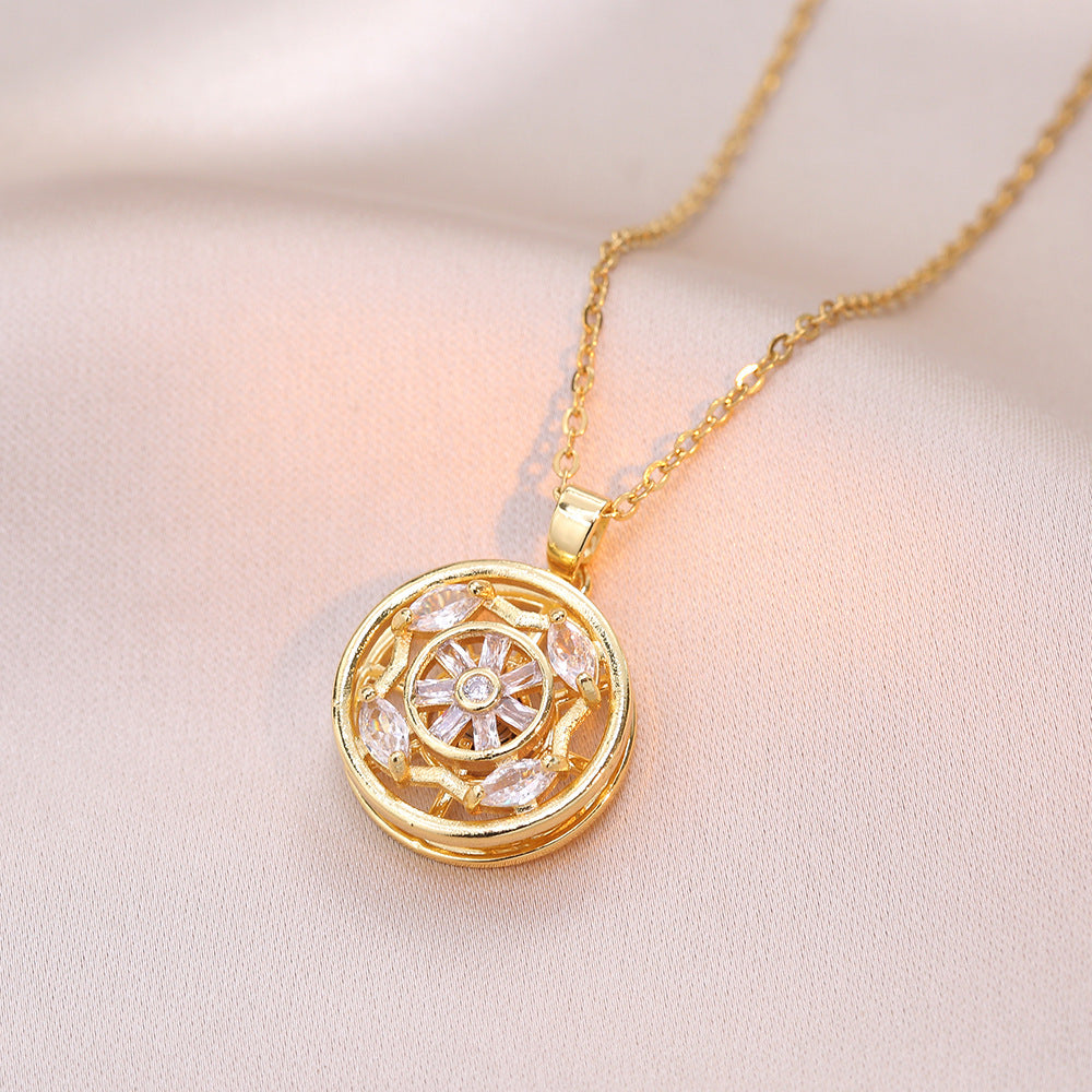 Female Style Emerald Rotating Temperament Turn Necklaces
