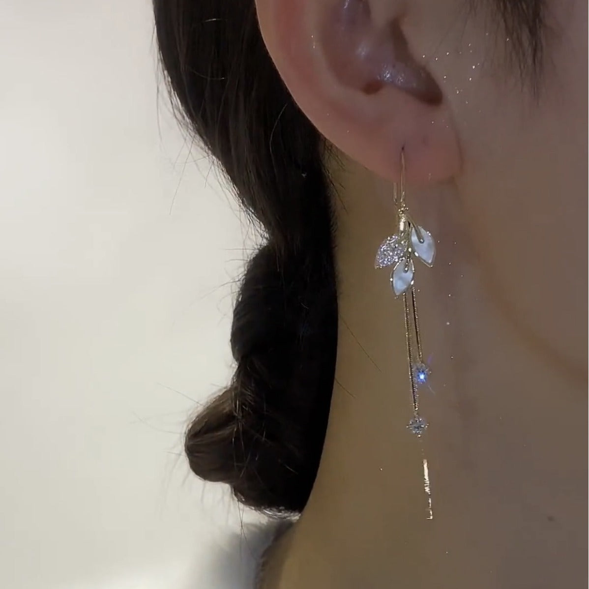 Rhinestone Leaves Tassel Niche Design Long Female Korean Earrings