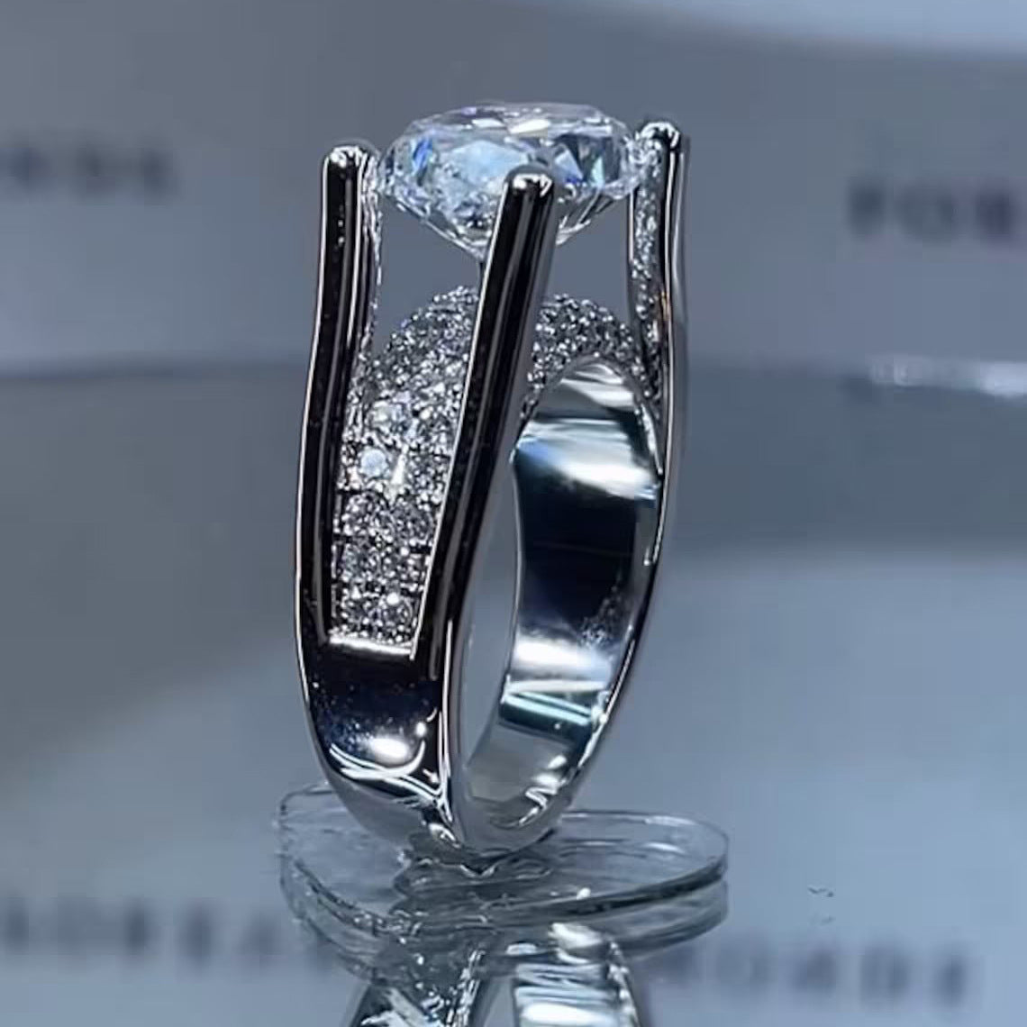 Women's Egg-shaped High Carbon Diamond Engagement Wedding Rings