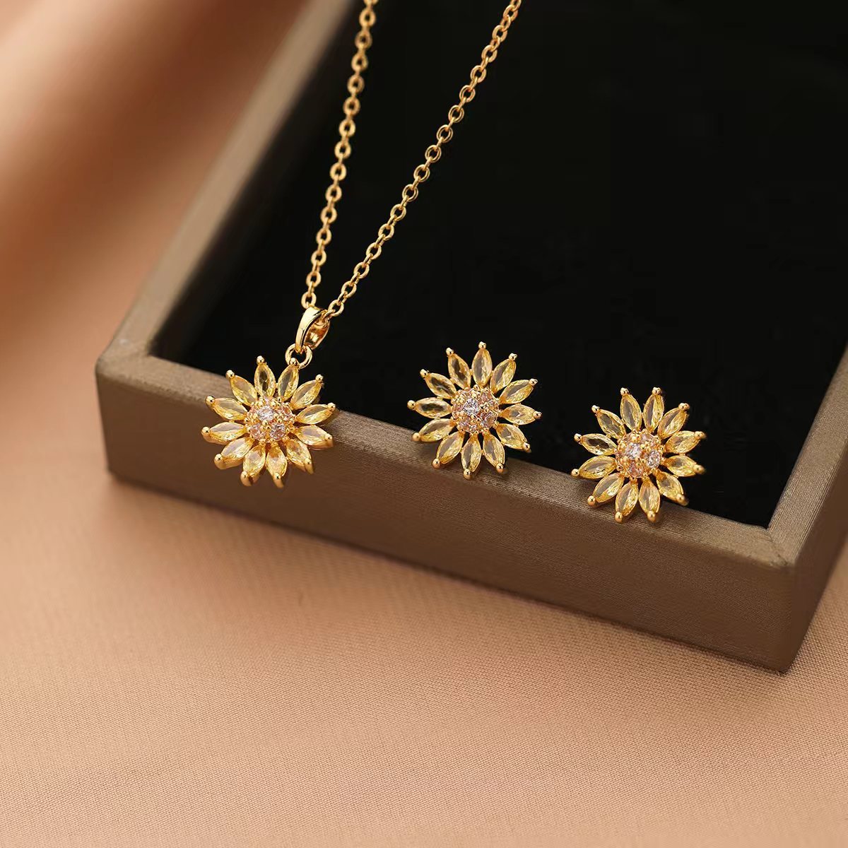 Glamorous Comfortable Two-piece Affordable Luxury Fashion Jewelry Set