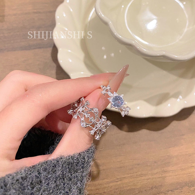 Private Collection Retro Cross Window Plaid Vine Female Cold Feeling Ring