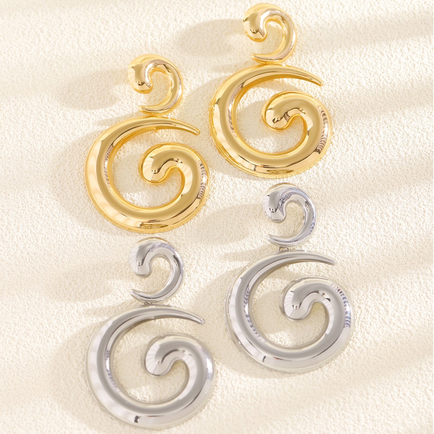 Women's Exaggerated Gold Spiral Retro Geometric Hollow Water Drops Personalized Stud Earrings