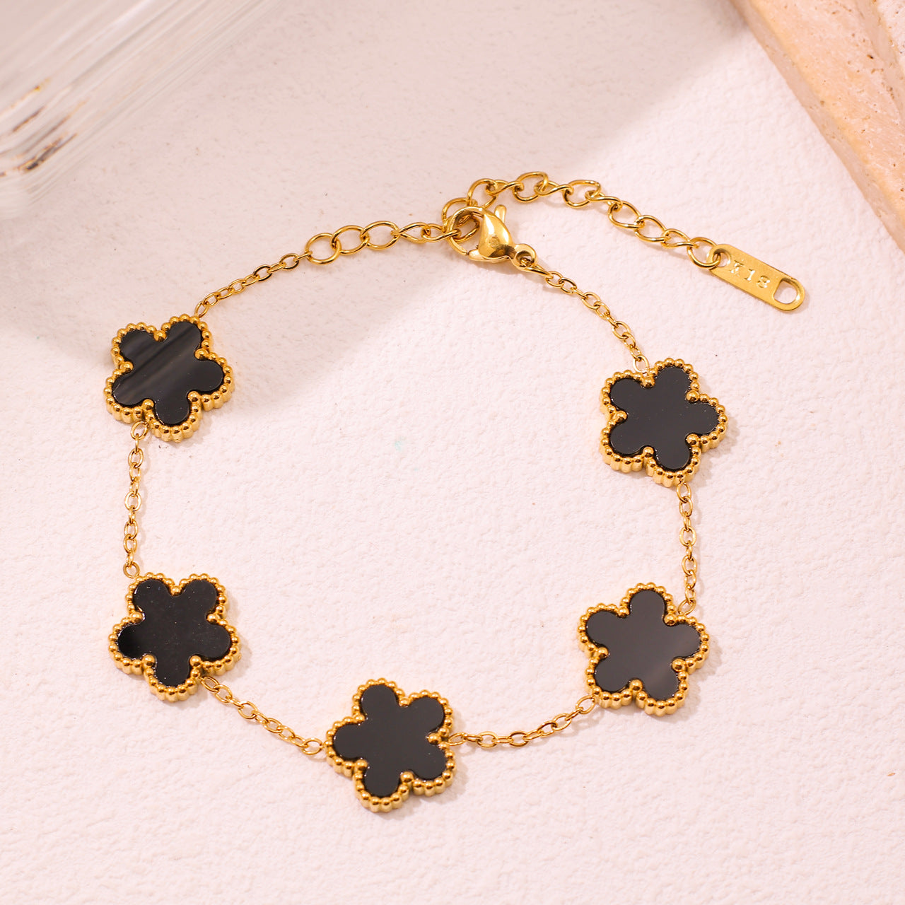 High-grade Titanium Steel Five-leaf Flower Gold Plated Four Colors Bracelet