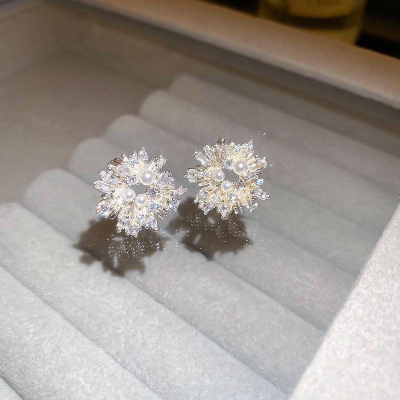 Women's Needle Zircon Bow Water Drop Tassel Simple Fashion Stud Earrings