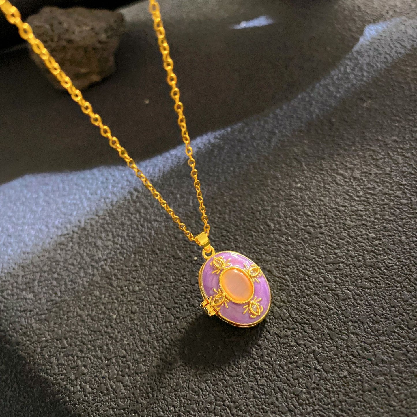 Women's Drip Glazed Box Fashion Shell Pearls Light Luxury Clavicle Pendants