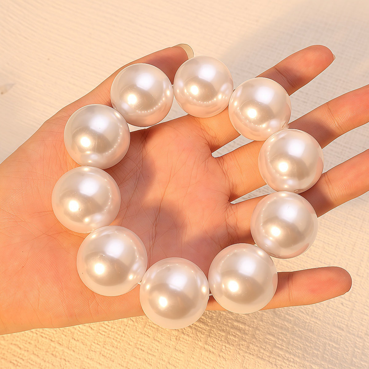Women's Oversized Pearl Large Particle Round Imitation Elegant Banquet Bracelets