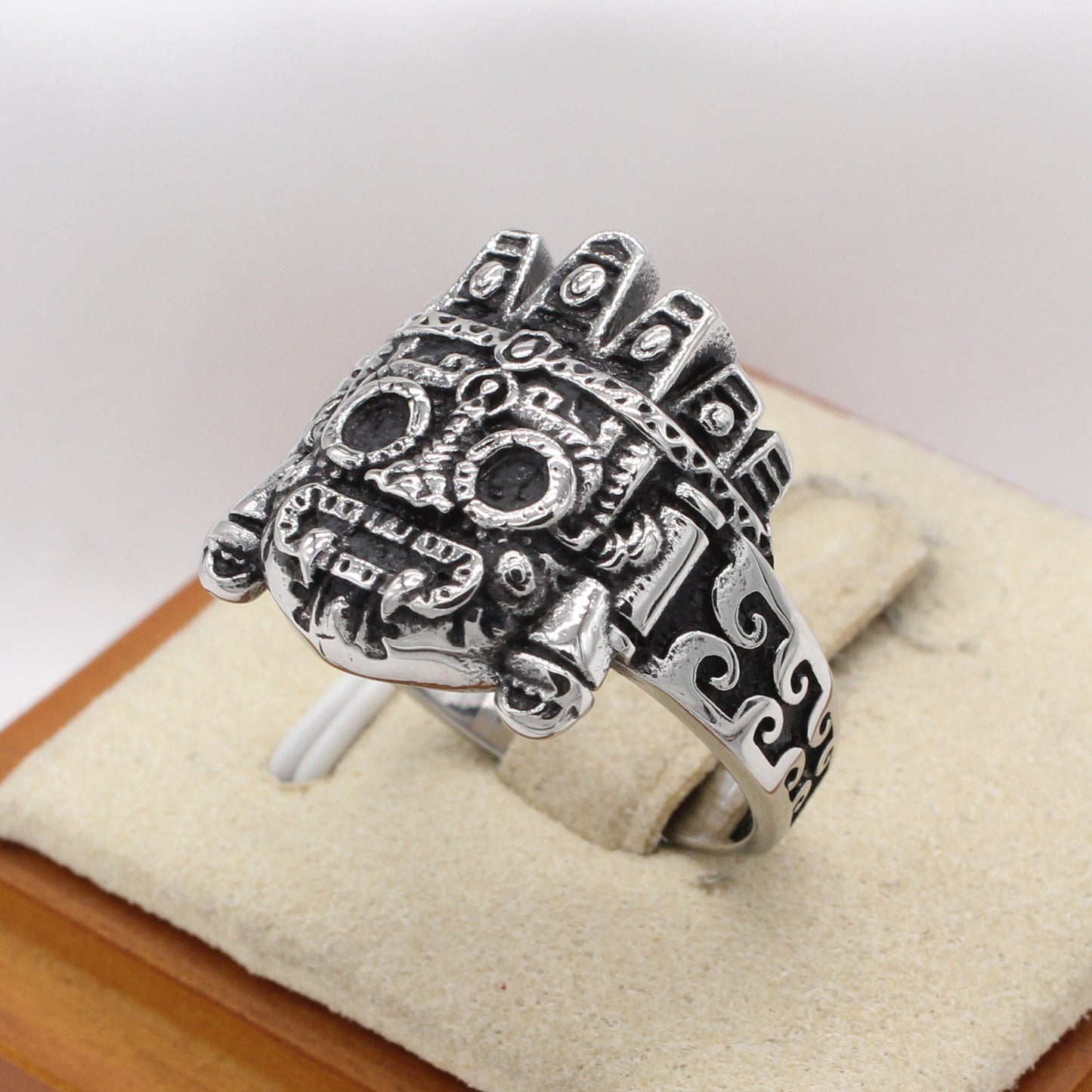Men's Personality Retro Robot Alien Titanium Steel Ring
