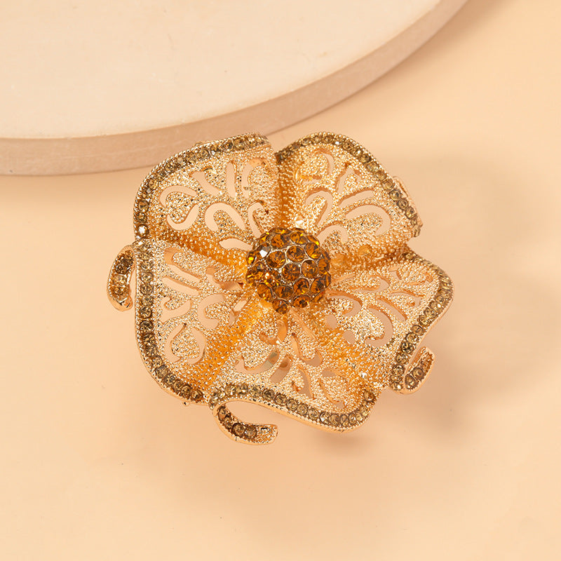 High-grade Flower Open Noble Elegance Retro Hollow Ring