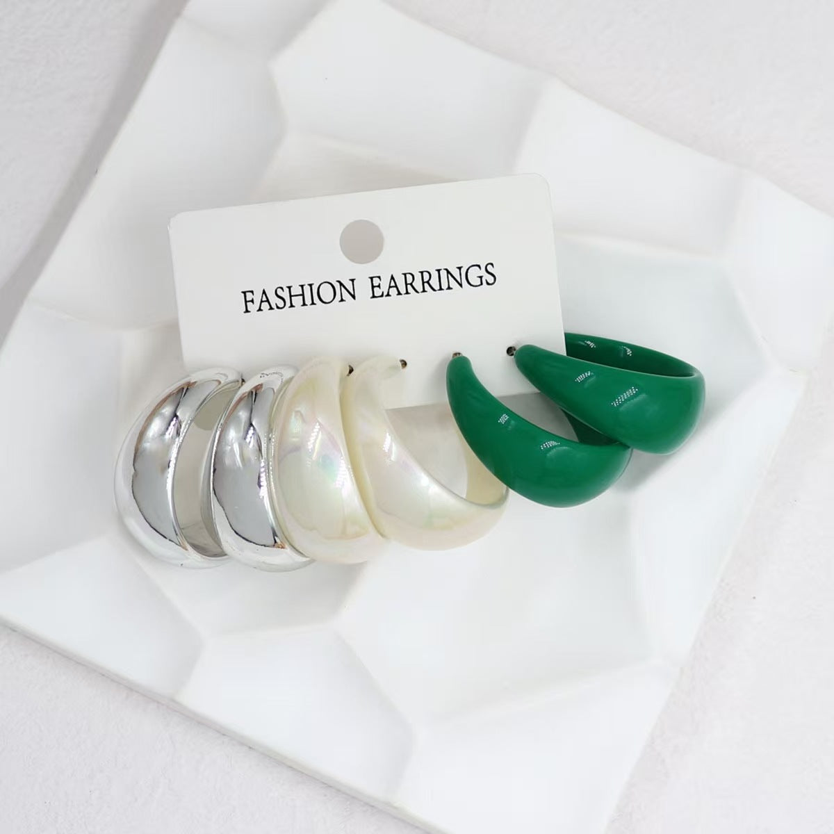 Women's Color Resin Leopard Print Pairs Retro Fashion Earrings