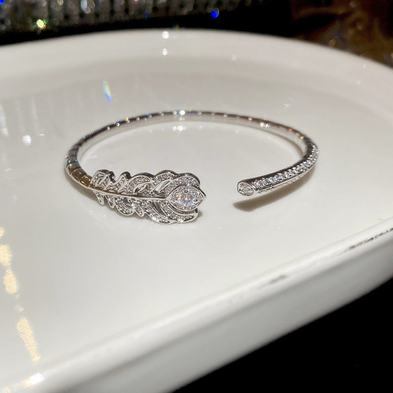 Women's Oval Leaf Small Fresh Gentle Temperament Light Luxury High Sense Bracelet