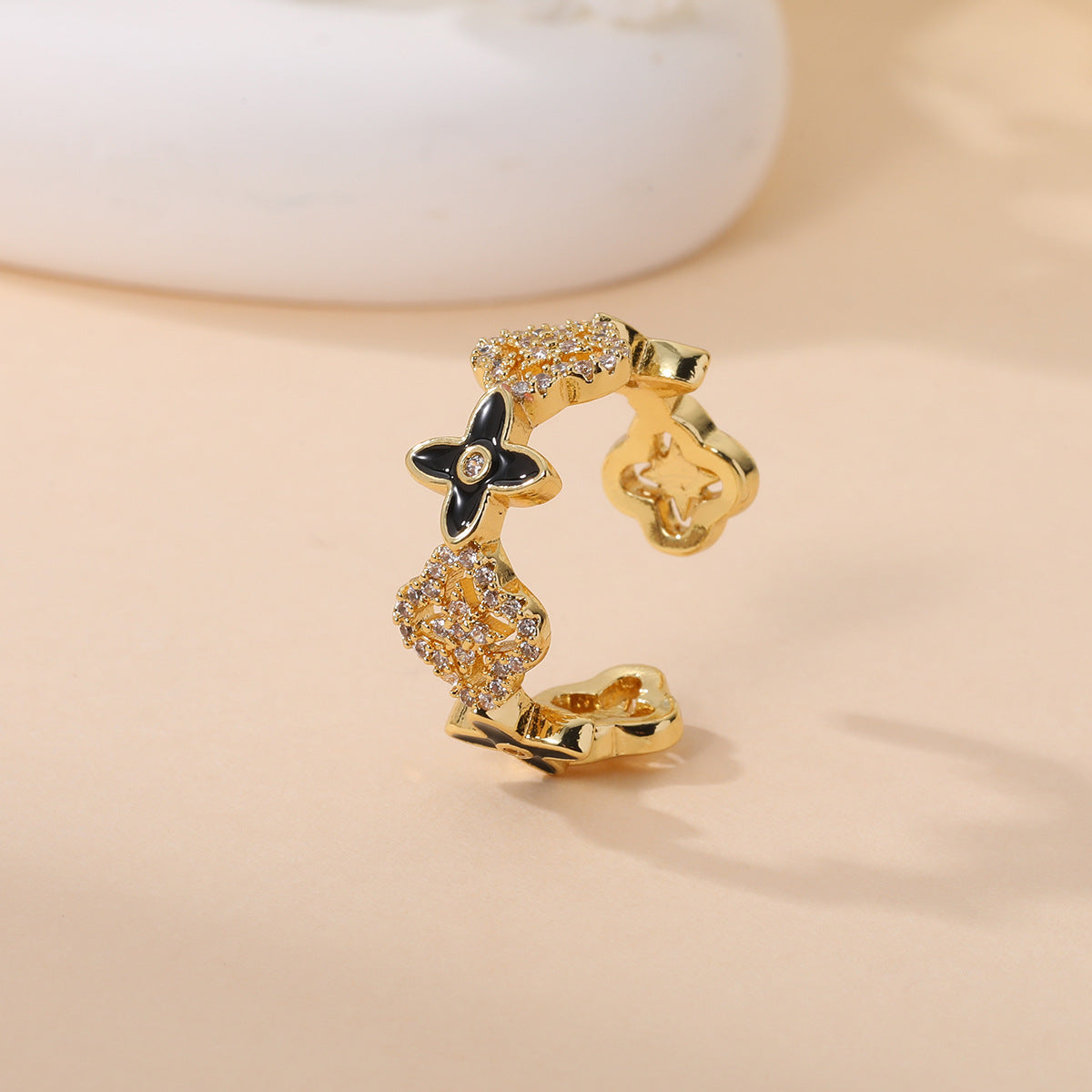 Dripping Full Diamond Lucky Four-leaf Clover Open Hollow Rings