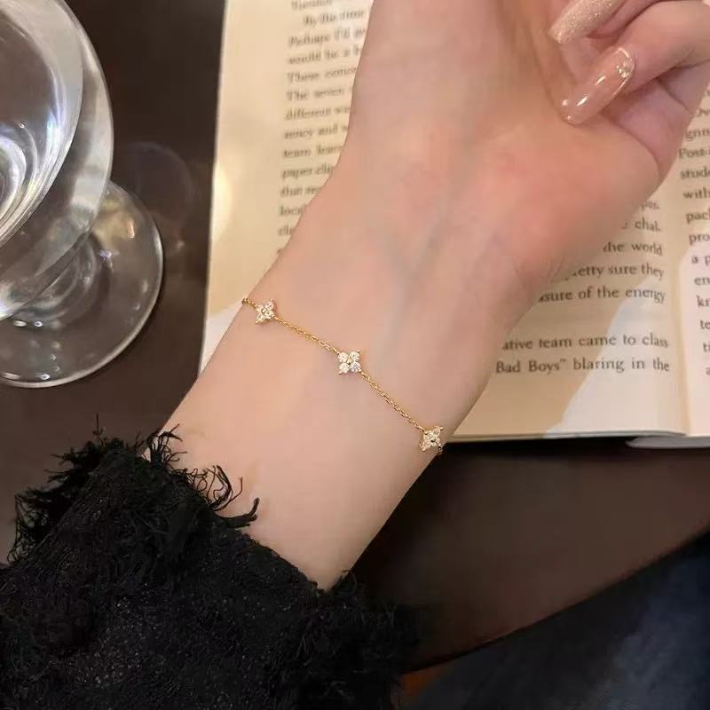 Sense Of Grade Starry Sky Flowers Bracelets