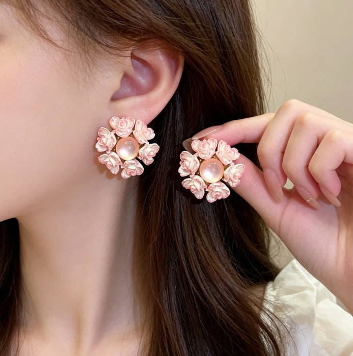 Women's Minority Design Fashionable Flower Light Luxury High-grade Temperament Earrings