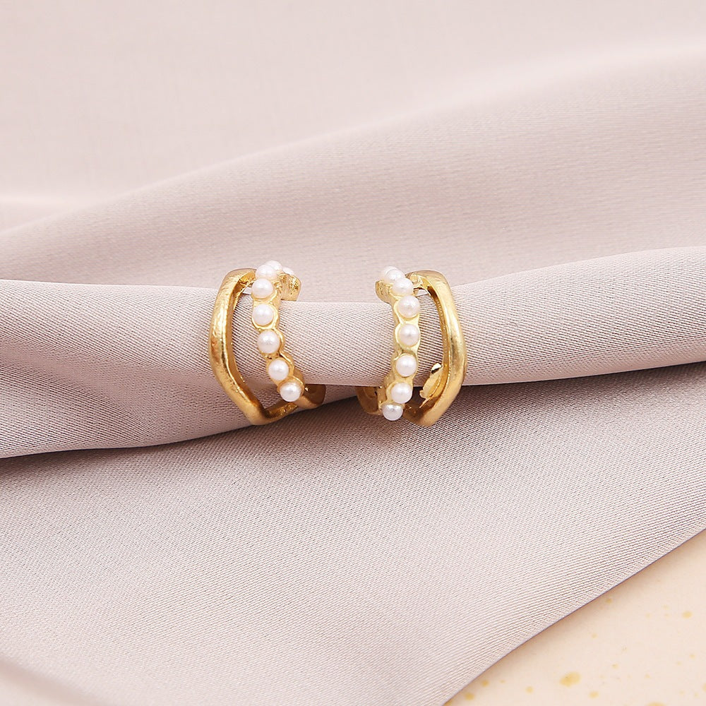 Creative Personality Sense Niche Artificial Pearl Retro Temperament Twisted Stud Earrings