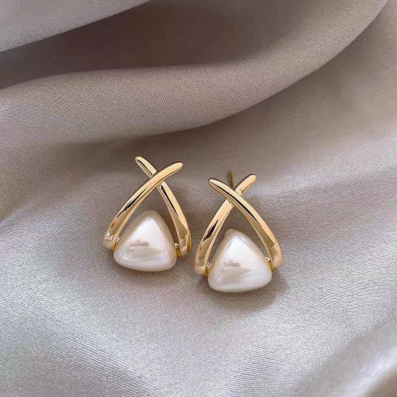 Charming Women's Bow Pearl Light Luxury Earrings
