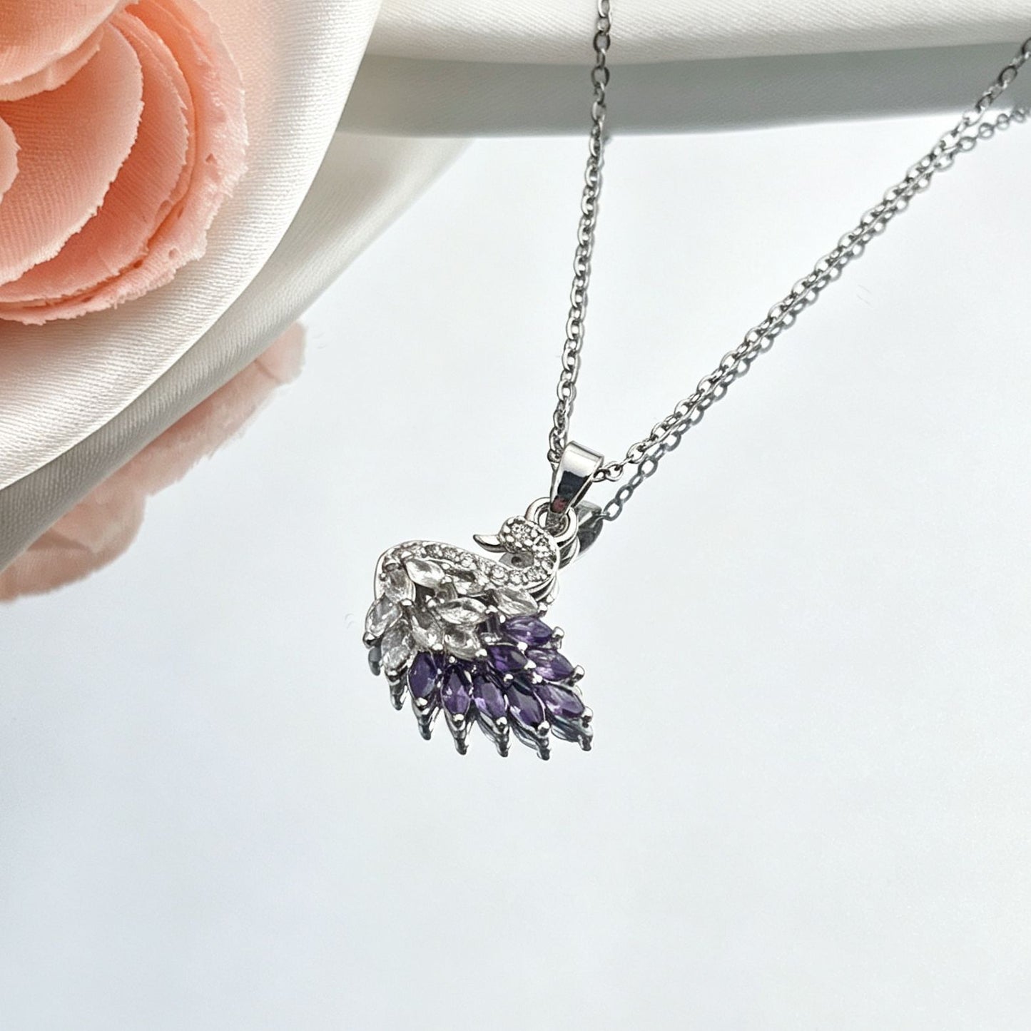 Women's Swan Light Luxury High-grade Clavicle Chain Elegant Necklace