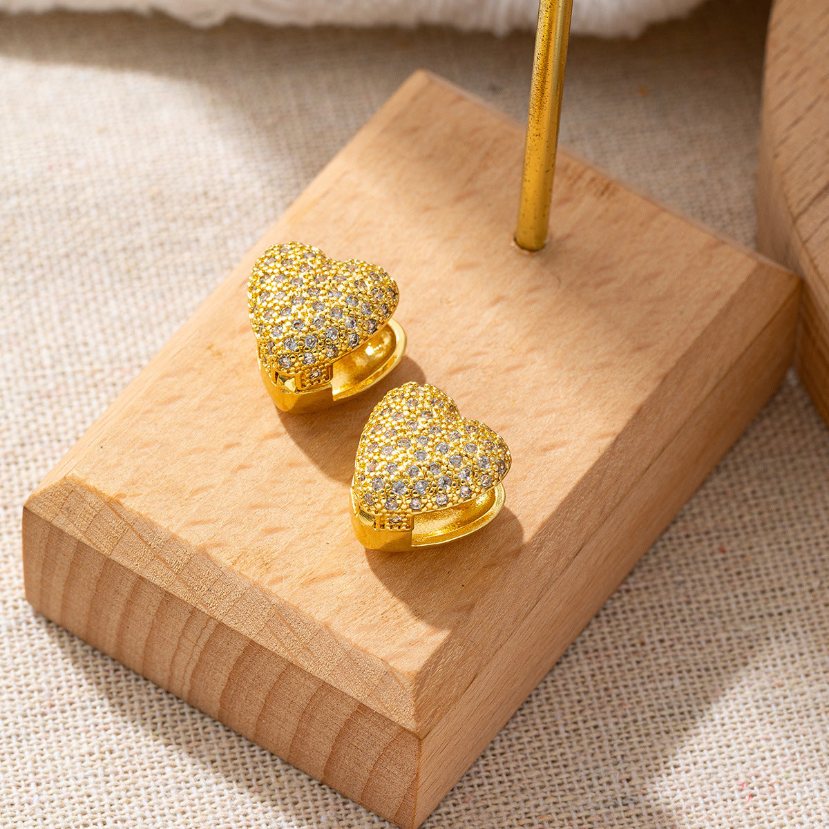 Classic Style Gold-plated Clover Clip High-grade Zircon Ear Buckle