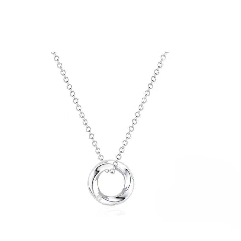 White Copper Material With Three-second Heart Pendants