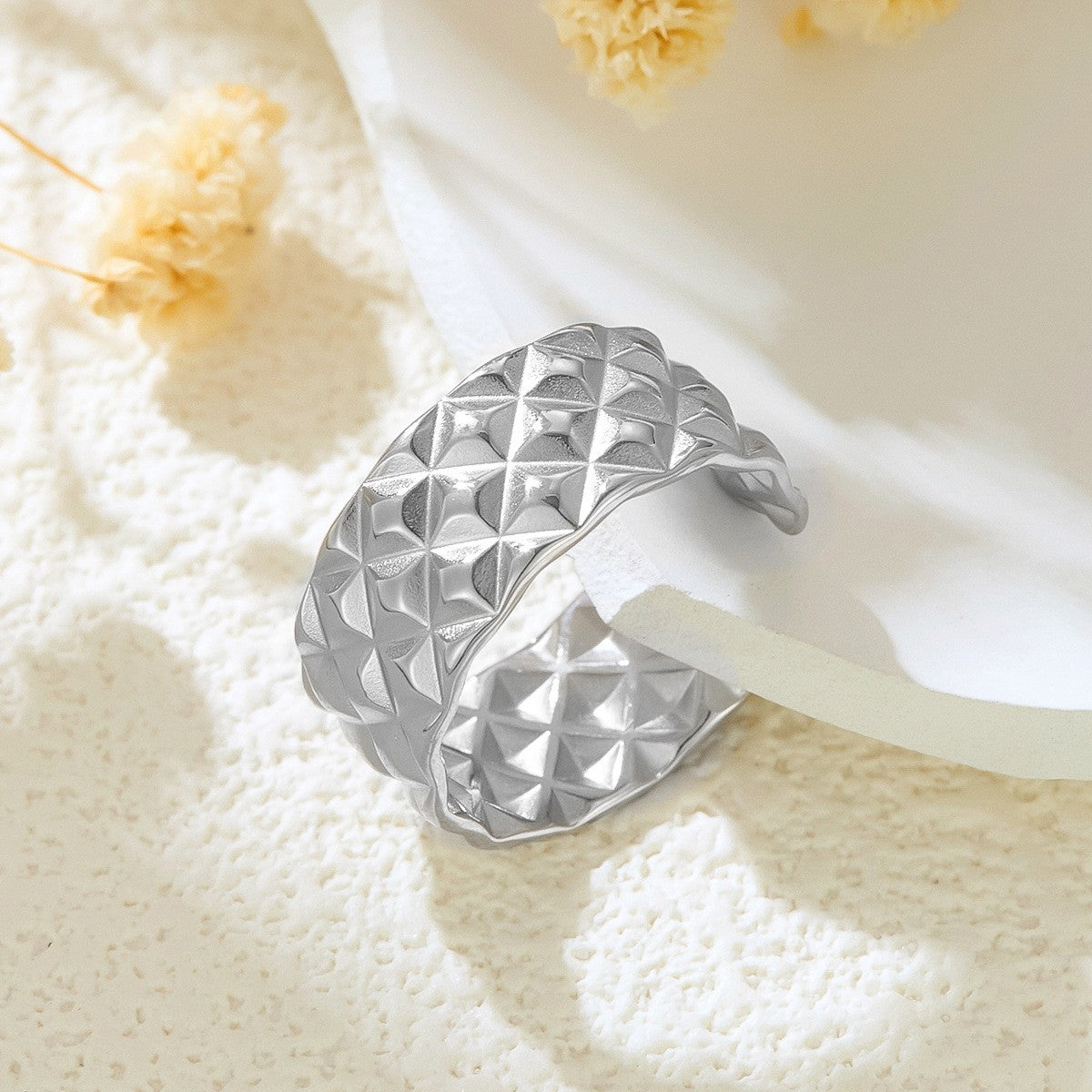 Stainless Steel Irregular Line Love Heart-shaped High-grade Ring
