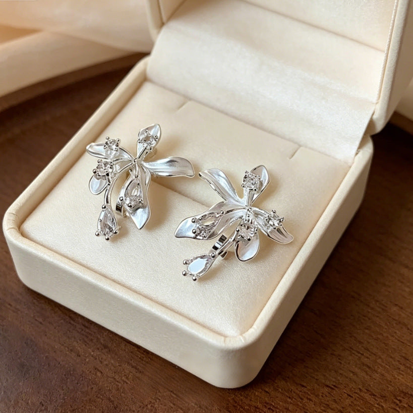 Temperament Inlaid Zircon Delicate Pearl High-grade Light Luxury Korean Style Stud Earrings