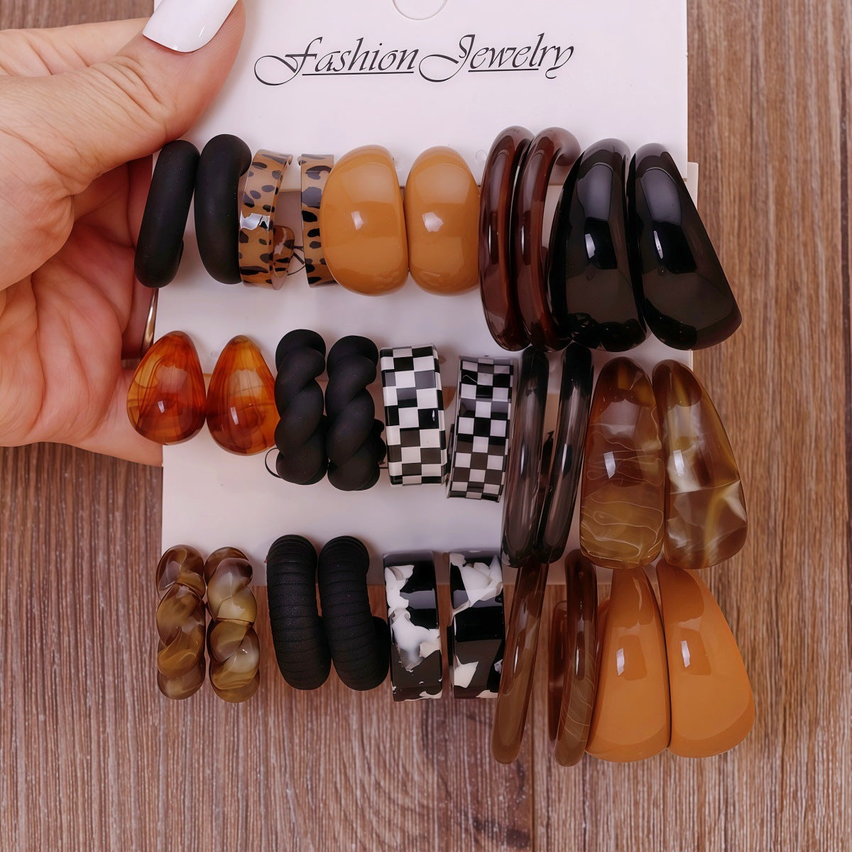 Women's Fashion Suit Temperament Wild Personality Trendy Style Earrings