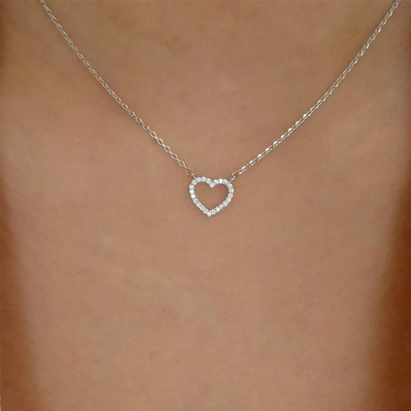 Women's Peach Heart Clavicle Chain Creative Retro Necklaces