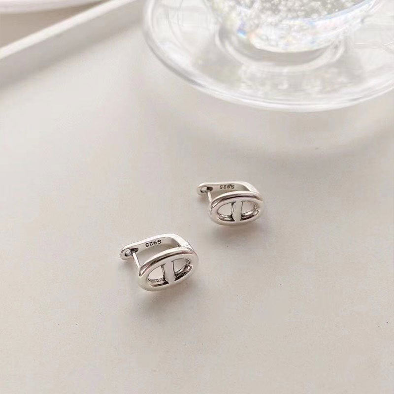 Style Geometric Nose Hollow Female Retro Ear Buckle