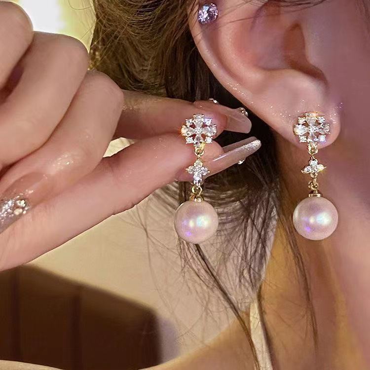 Snowflake Zircon Light Luxury Tassel Long Pearl Elegant Stud Earrings