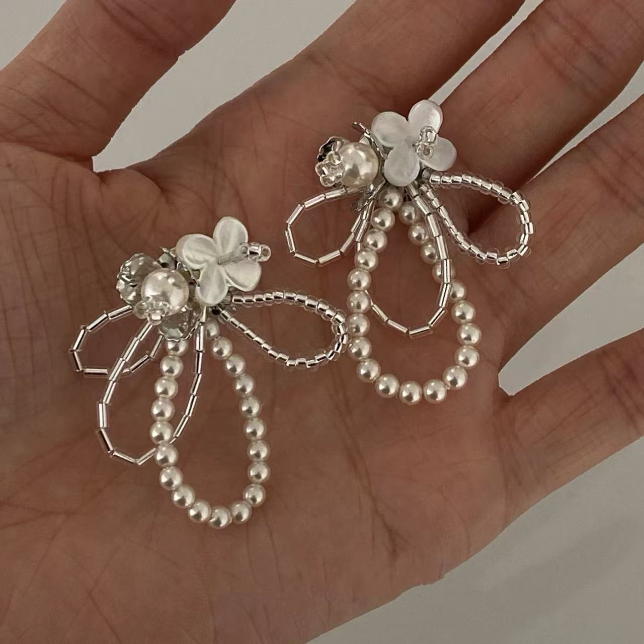 Women's Super Beautiful Shell Metal Flower Beaded Fashion Earrings