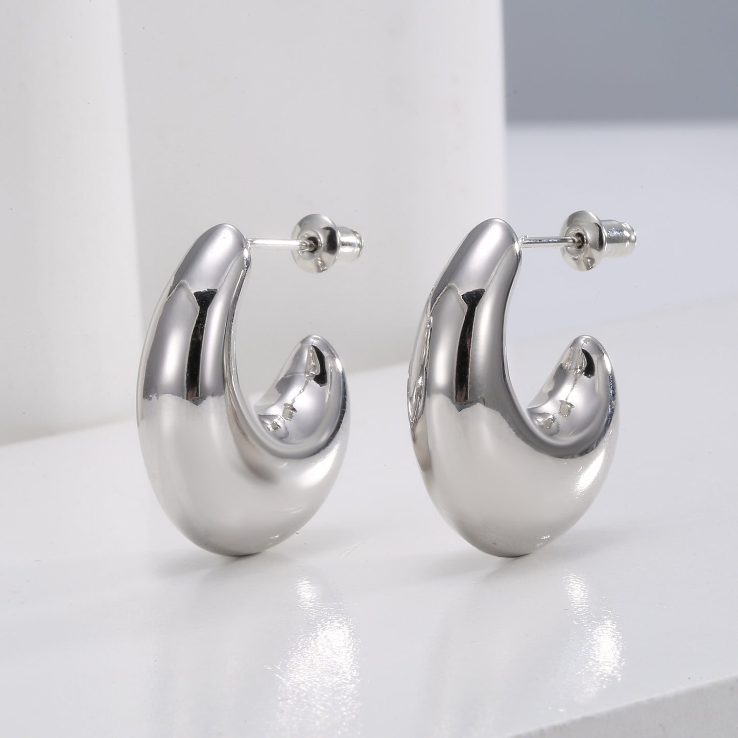 Women's Aloofness Style Suit Design Delicate Diamond Elegant Earrings