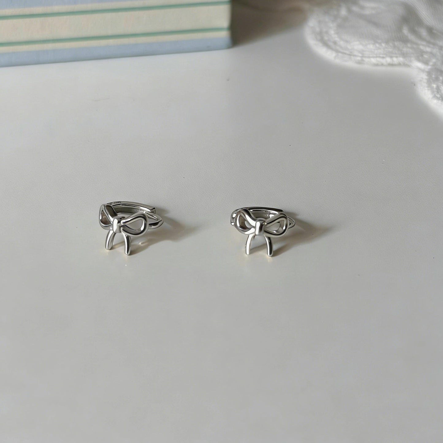 Luxury High-grade Twist Clip Geometric U-shaped Ear Buckle