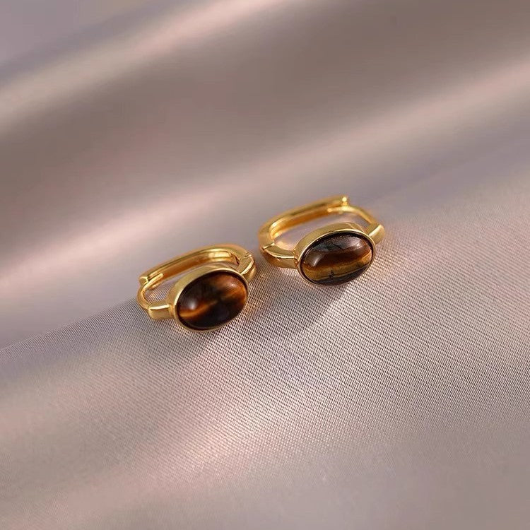 Women's Retro Coffee Color Style Light Luxury Temperament High Sense Stud Earrings