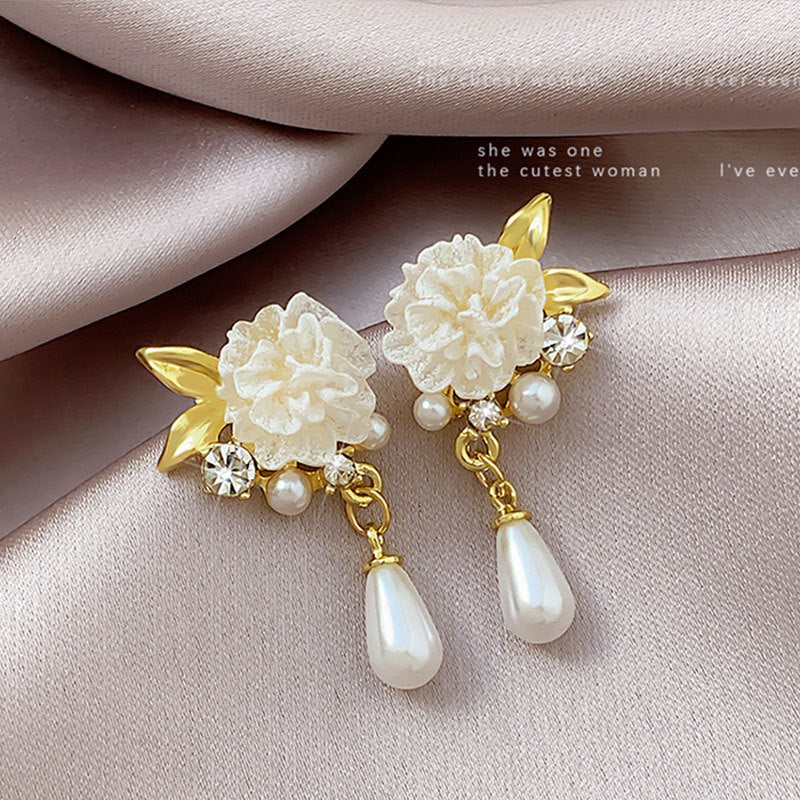 Women's Flower Pearl Niche High-grade Temperament Fashion Earrings