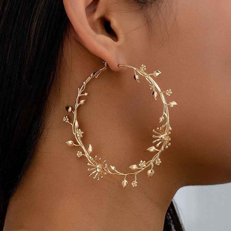 Golden Leaves Garland Eardrop Design Elegant Light Stud Earrings