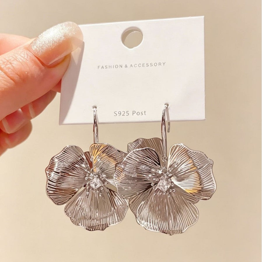 Metal Zircon Flower Stylish Light Luxury Design Sense Delicate Earrings
