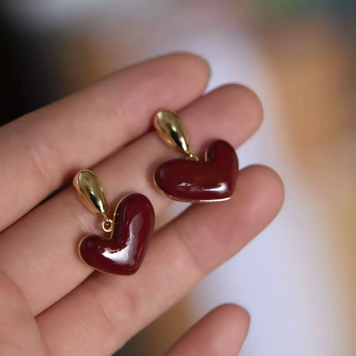 Red Unique Design Fashionable Light Luxury Premium Stud Earrings