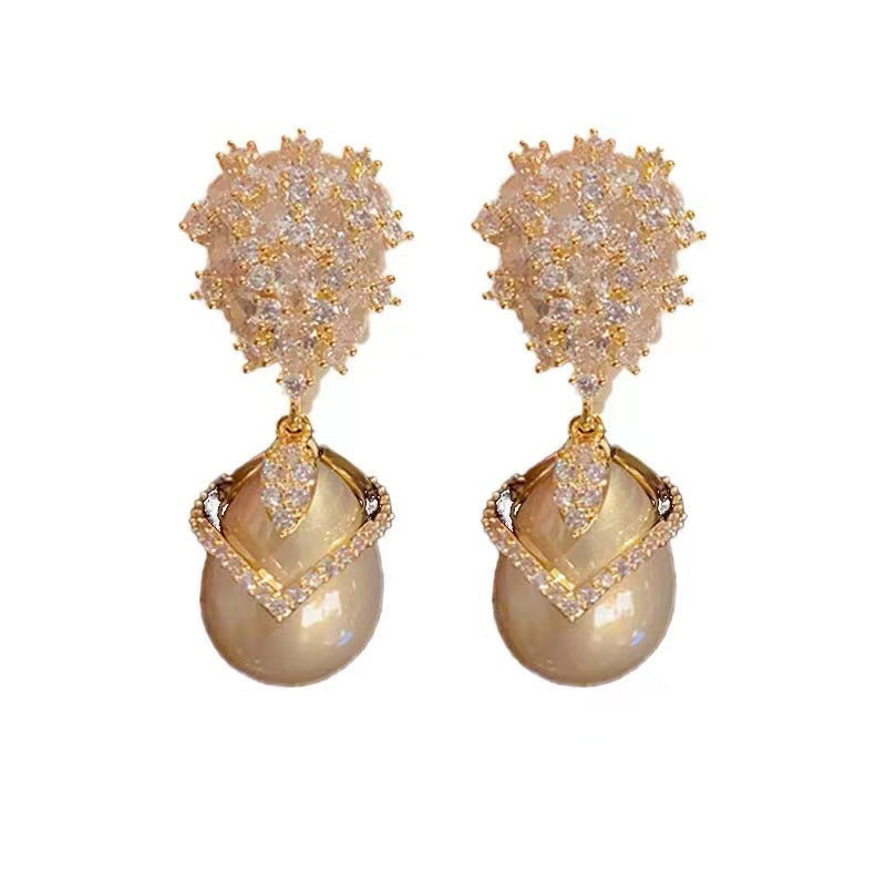 Women's Like Woman Style Electroplated Copper Studded With Zircon High-grade Imitation Stud Earrings