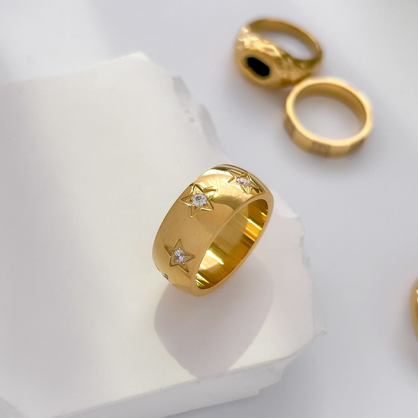 Flower Core Large Zircon Black Eye Wave Square Fine Diamond Rings