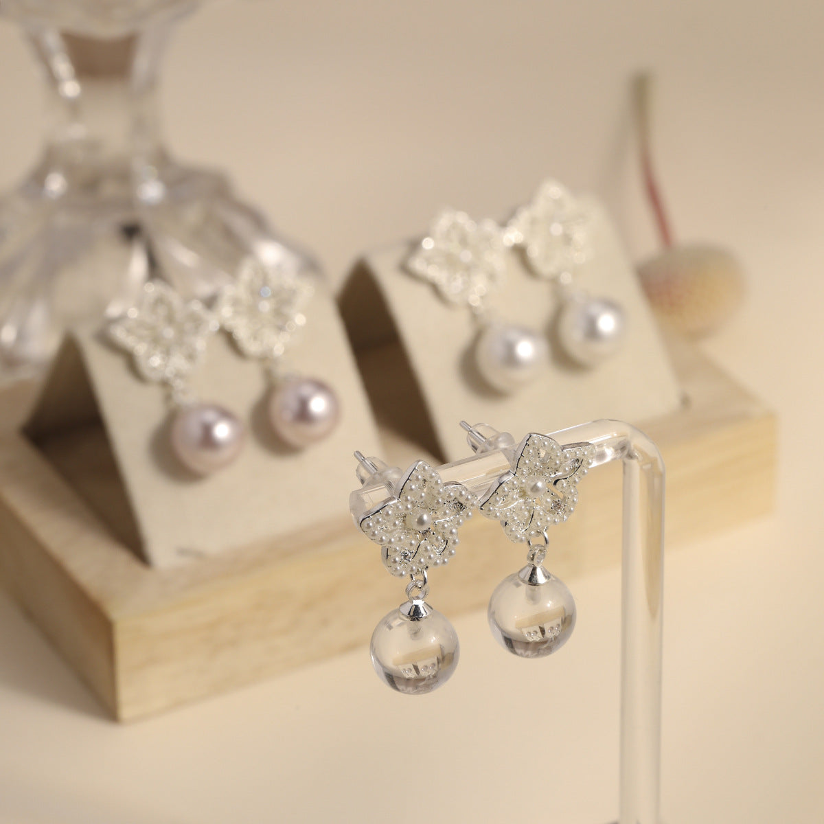 Needle Exquisite Shining Diamond Sweet Pearl Stud Earrings