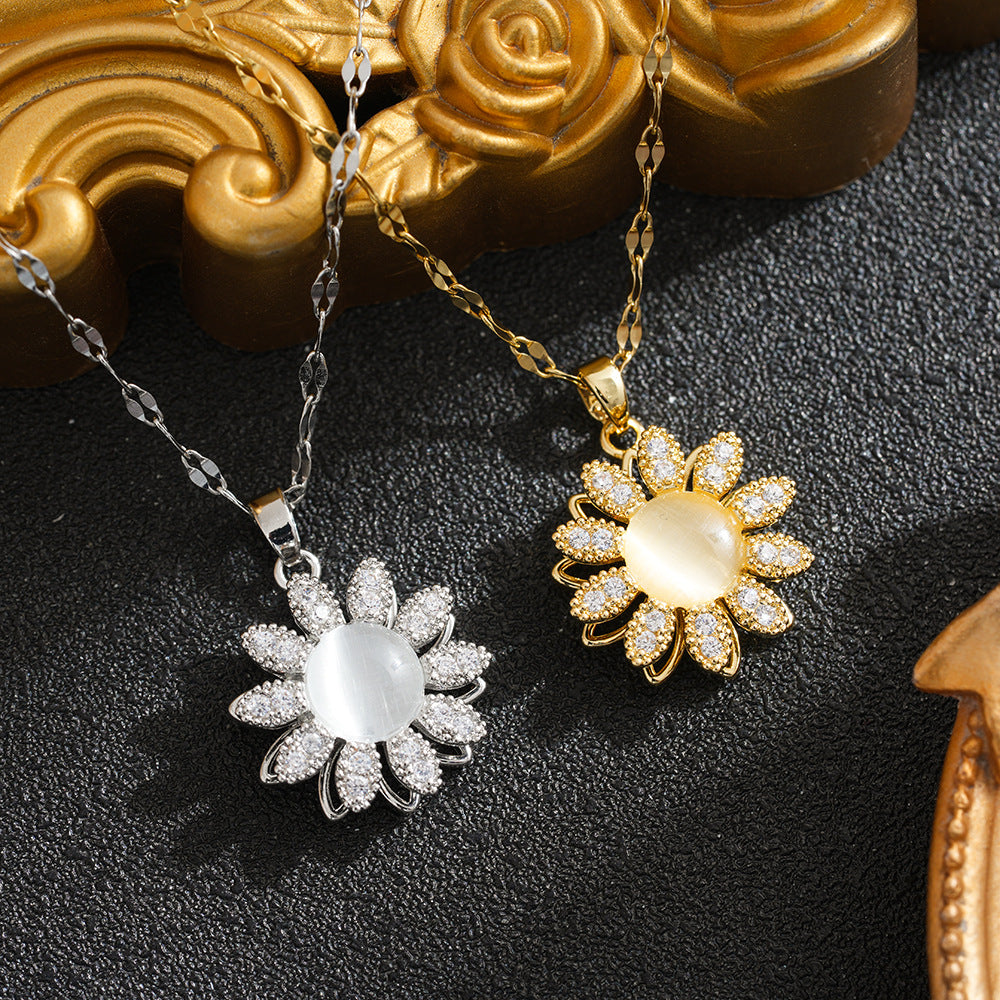 Cool Sunflower Diamond Rotating Clavicle Chain Necklace