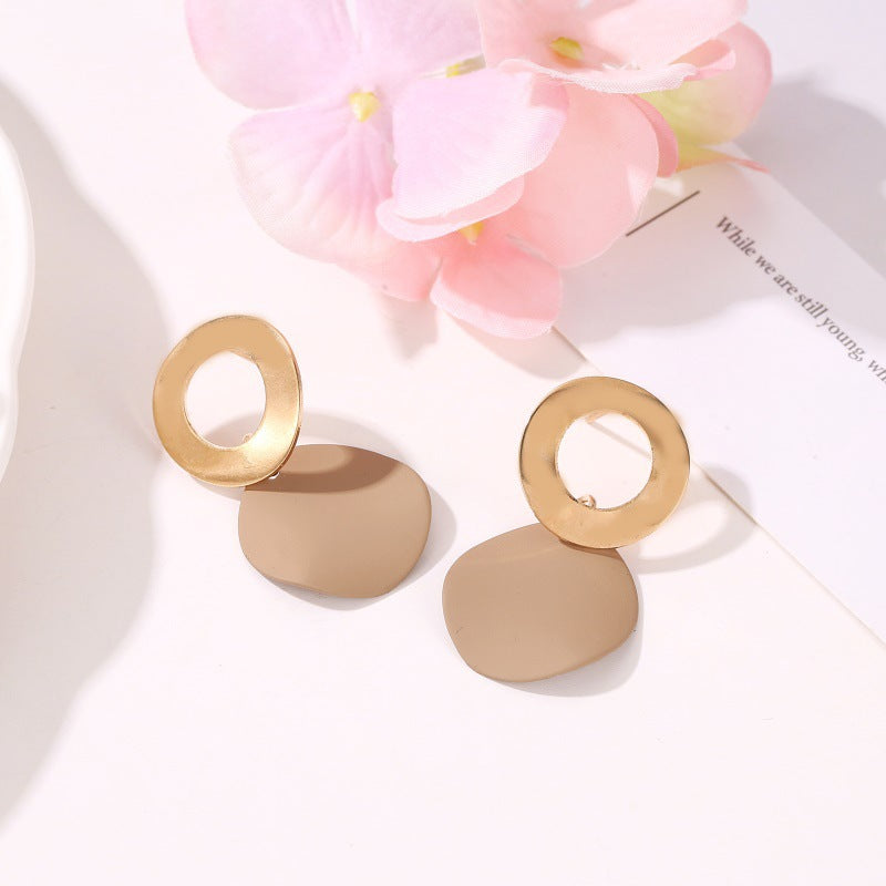 High-grade Sense Personality Hollow Out Three-dimensional Round Piece Earrings