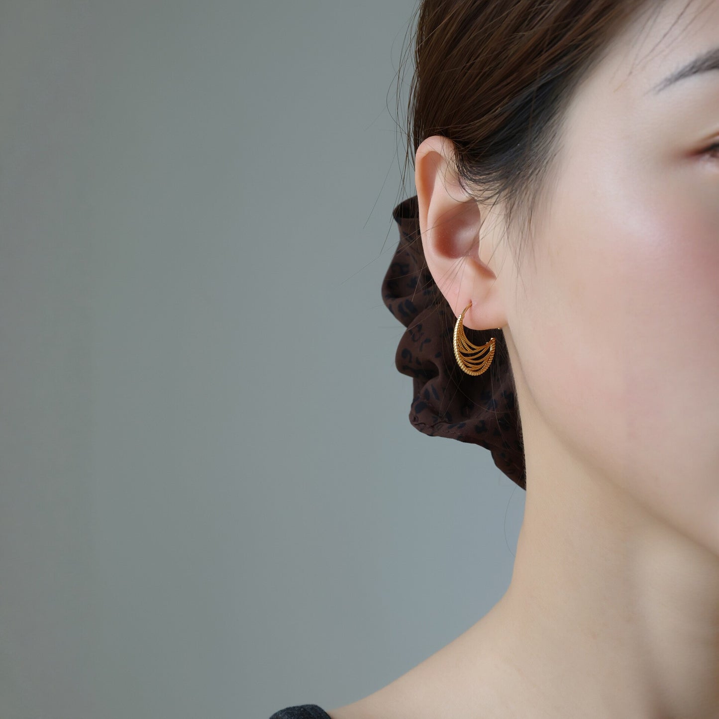 Women's Dotted Line Hollow Texture Design Light Luxury High Sense Ear Earrings