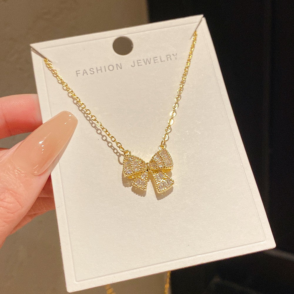 Women's Minority Simple Fashionable Elegant Zircon Clavicle Chain Titanium Steel Accessory Necklace