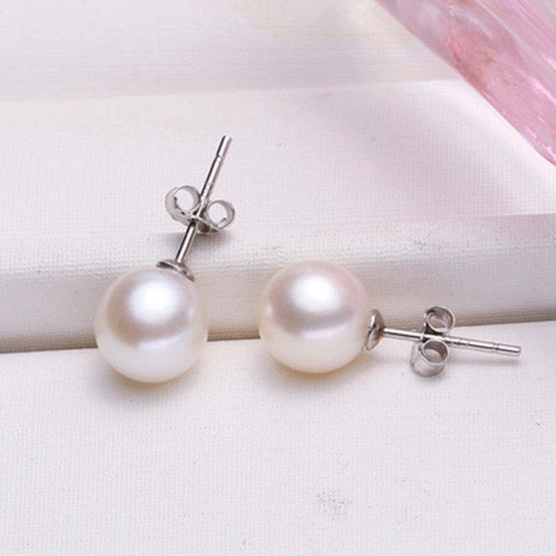 Women's Simple Pearl Korean Shell Pearls Fashion Stud Earrings