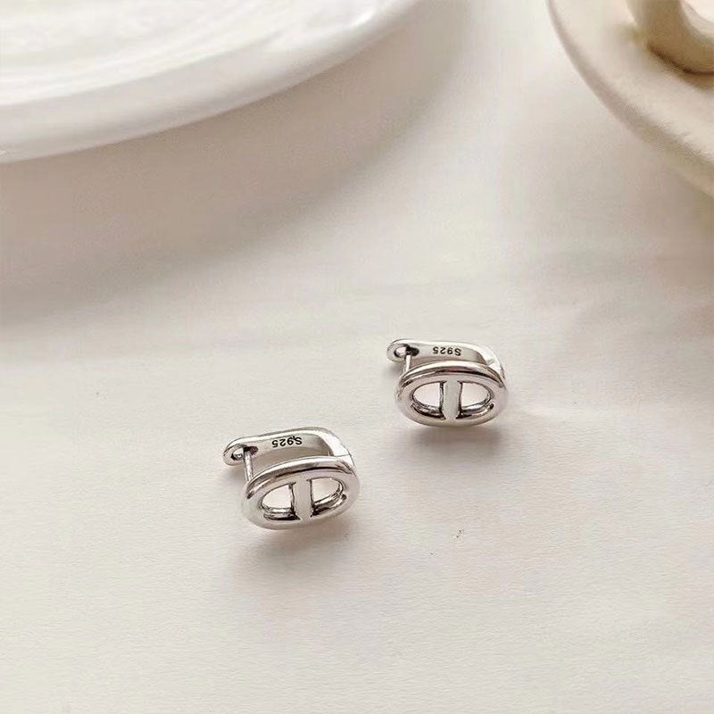 Style Geometric Nose Hollow Female Retro Ear Buckle