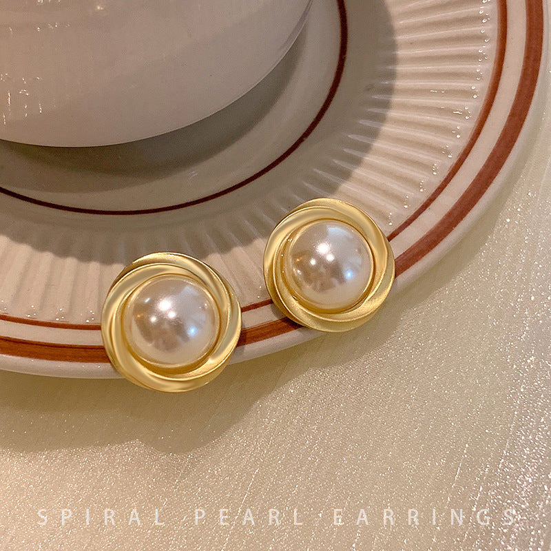 Women's Golden Light Luxury High-grade Metal Design Earrings