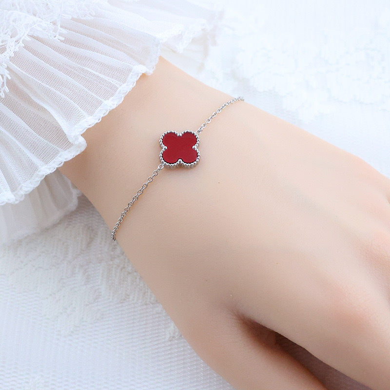 Four-leaf Clover Single Flower Pastoral Style Bracelet