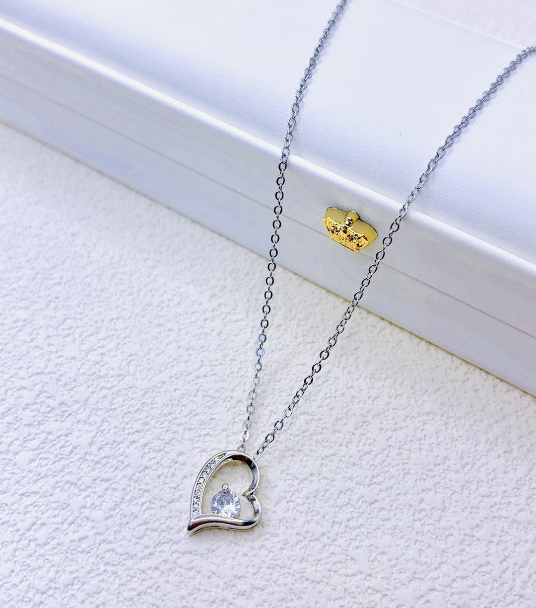 Light Luxury Temperament Fashionable Elegant Design Necklaces